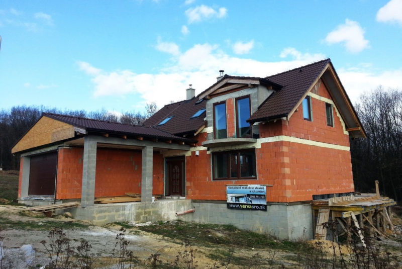 Projekty / Rodinný dom - hrubá stavba, zateplenie, Košice, Lorin