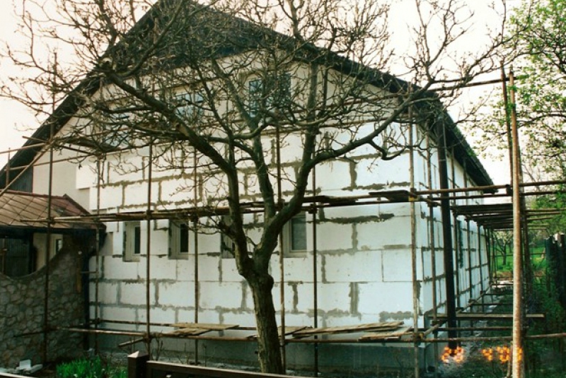 Zatepľovanie rodinného domu, Pereš 2003