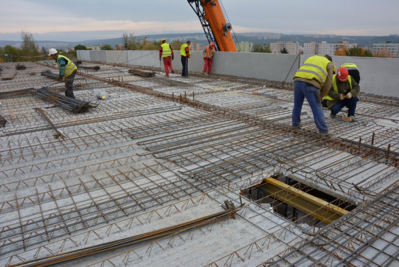 Realizácie / VUSCH - prístavba - búracie, armovacie, betonárske 