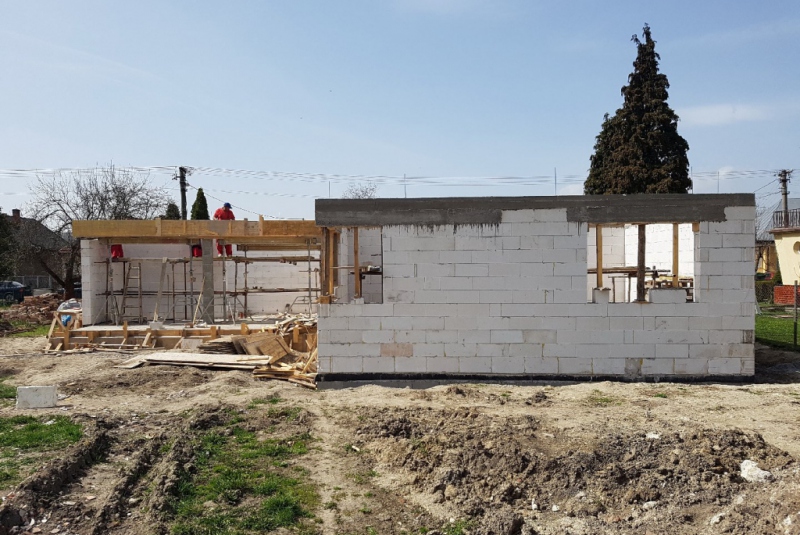 Realizácie / Rodinný dom - hrubá stavba, Košické Olšany, 2016