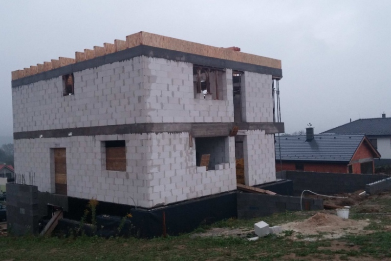 Realizácie / Rodinný dom - hrubá stavba, Beniakovce, 2015-2016