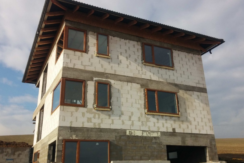 Realizácie / Rodinný dom - hrubá stavba, Beniakovce, 2015-2016
