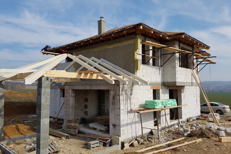 Realizácie / 130 - Rodinný dom - hrubá stavba a dokončovacie prá