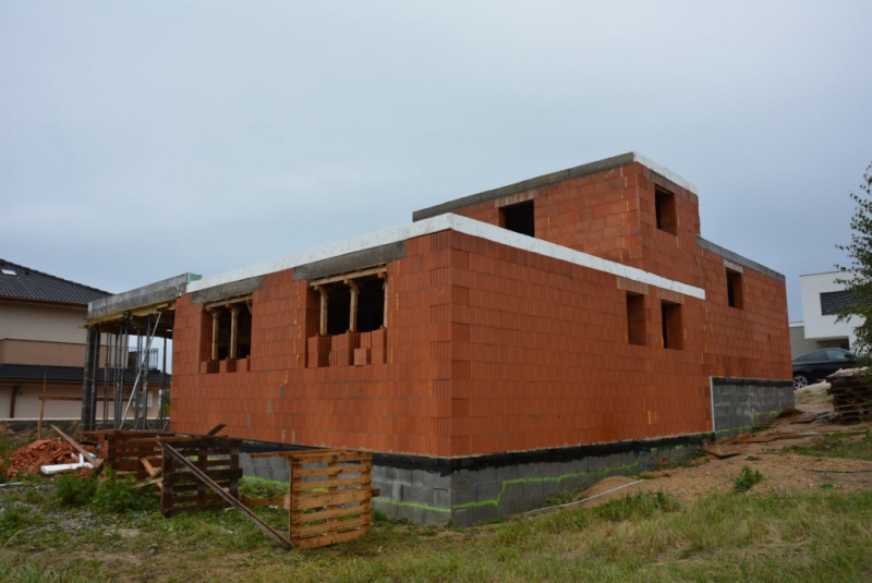 Realizácie / Rodinný dom - hrubá stavba, Košice Pereš, 2016
