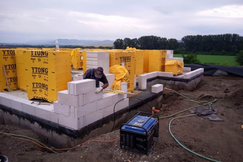 Realizácie / Rodinný dom - hrubá stavba, Rozhanovce, 2019