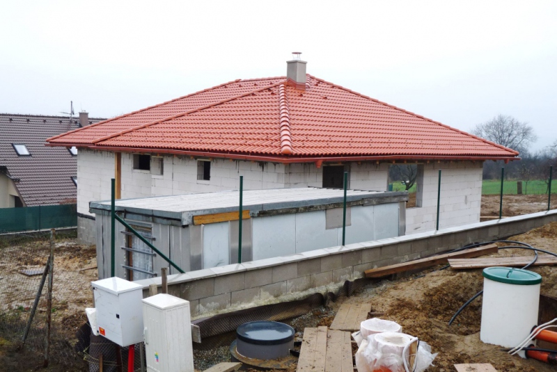 Projekty / Rodinný dom Bungalov - hrubá stavba, Beniakovce, 2012