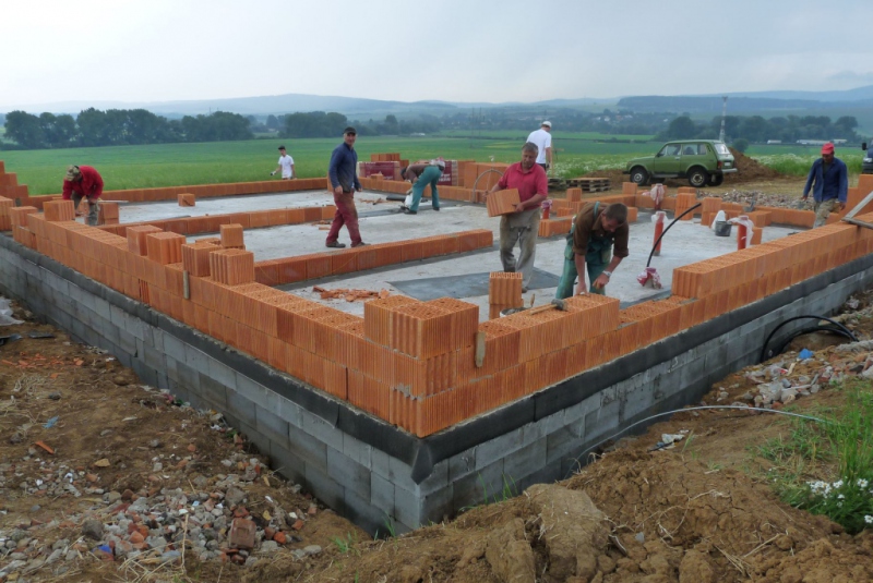 Projekty / Rodinný dom Bungalov - hrubá stavba, Šarišské Bohdano