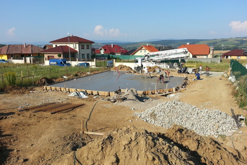 Projekty / Rodinný dom, Bungalov - hrubá stavba, Krásna Na Hore 