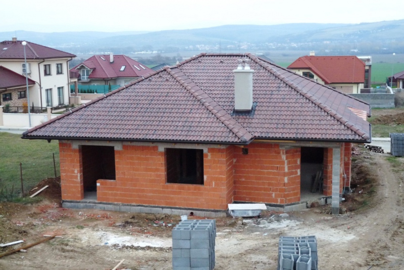 Projekty / Rodinný dom, Bungalov - hrubá stavba, Krásna Na Hore 