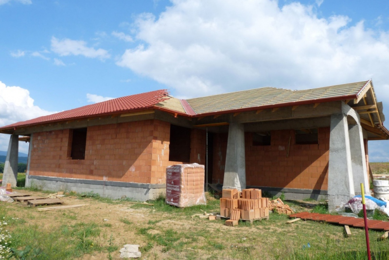 Projekty / Rodinný dom - hrubá stavba a projekt, Šarišské Bohdan