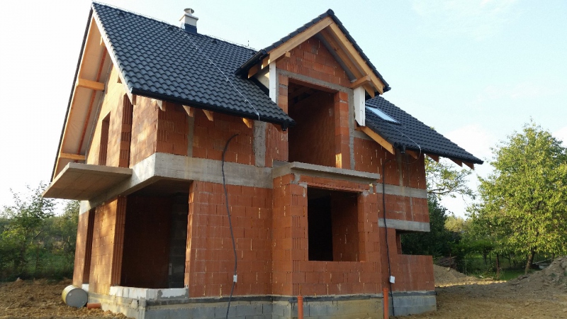 109 - Rodinný dom - hrubá stavba, Pereš, 2015