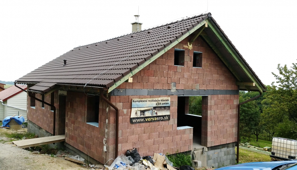 99 - Rodinný dom - hrubá stavba DURISOL, Rákoš, 2014