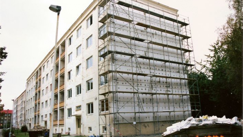 8 - Zatepľovanie bytových domov, Kladno, ČR, 2001 - 2002